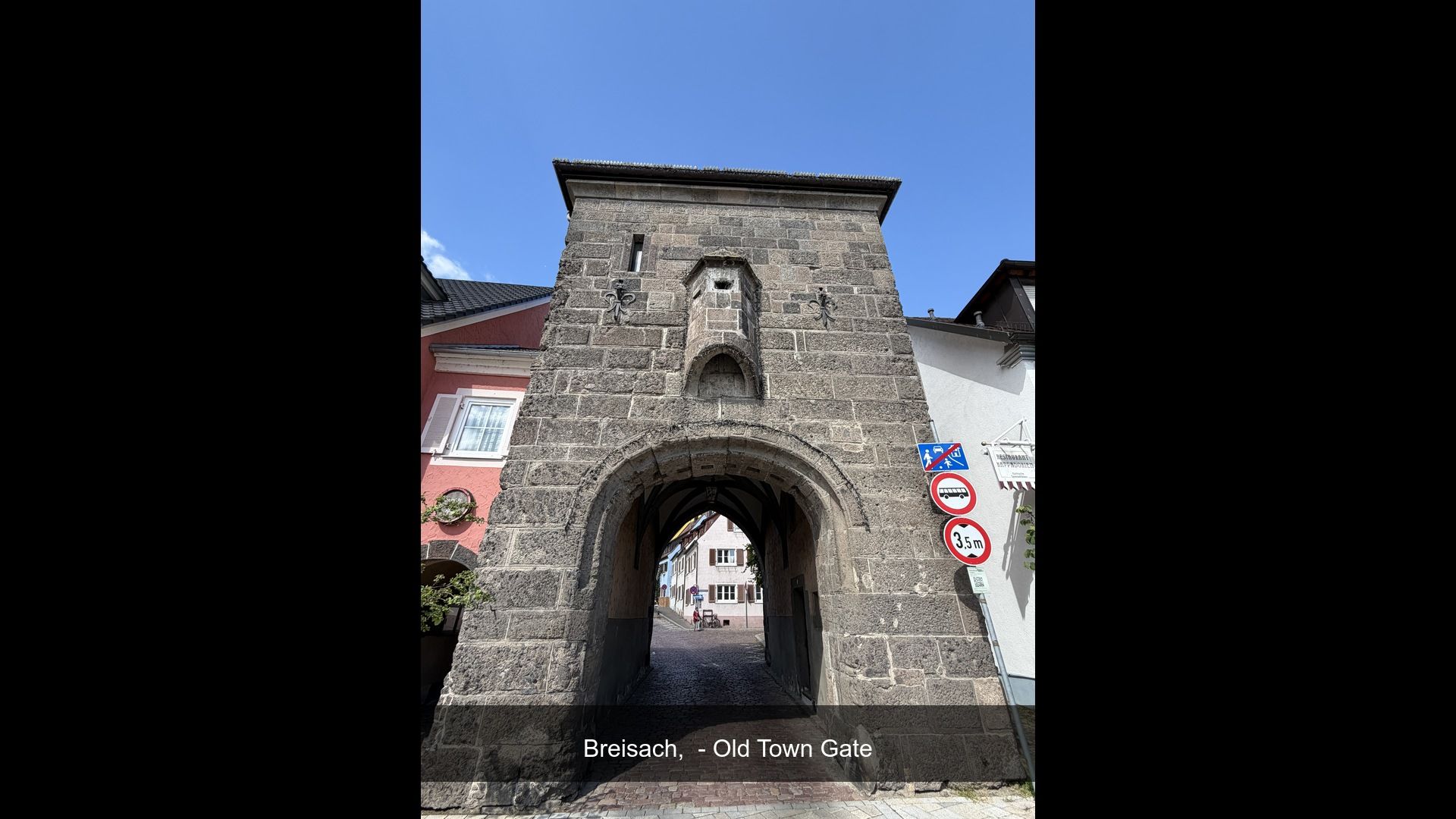 2026-05-12_IMG_4587_Old_Town_Gate.jpg