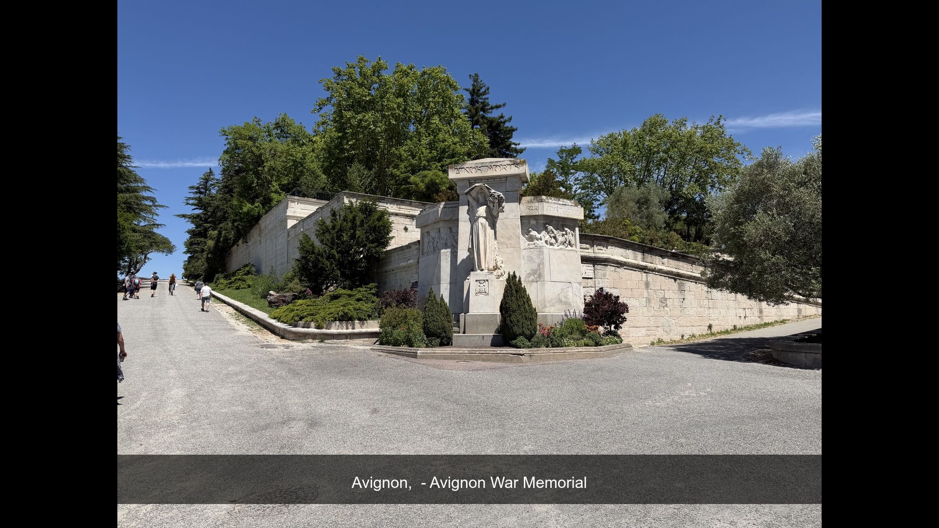 2026-05-20_IMG_5074_Avignon_War_Mem.jpg
