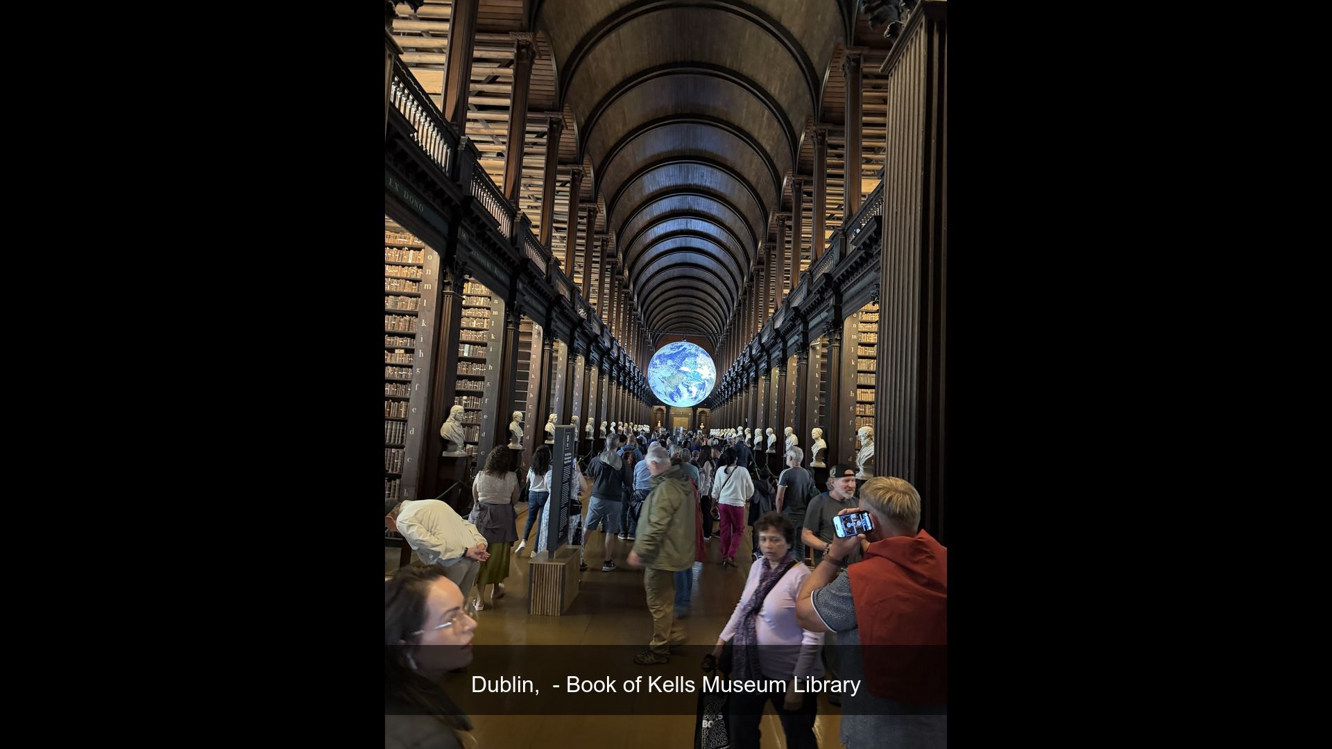 2026-06-19_IMG_5656_Book_of_Kells_M.jpg