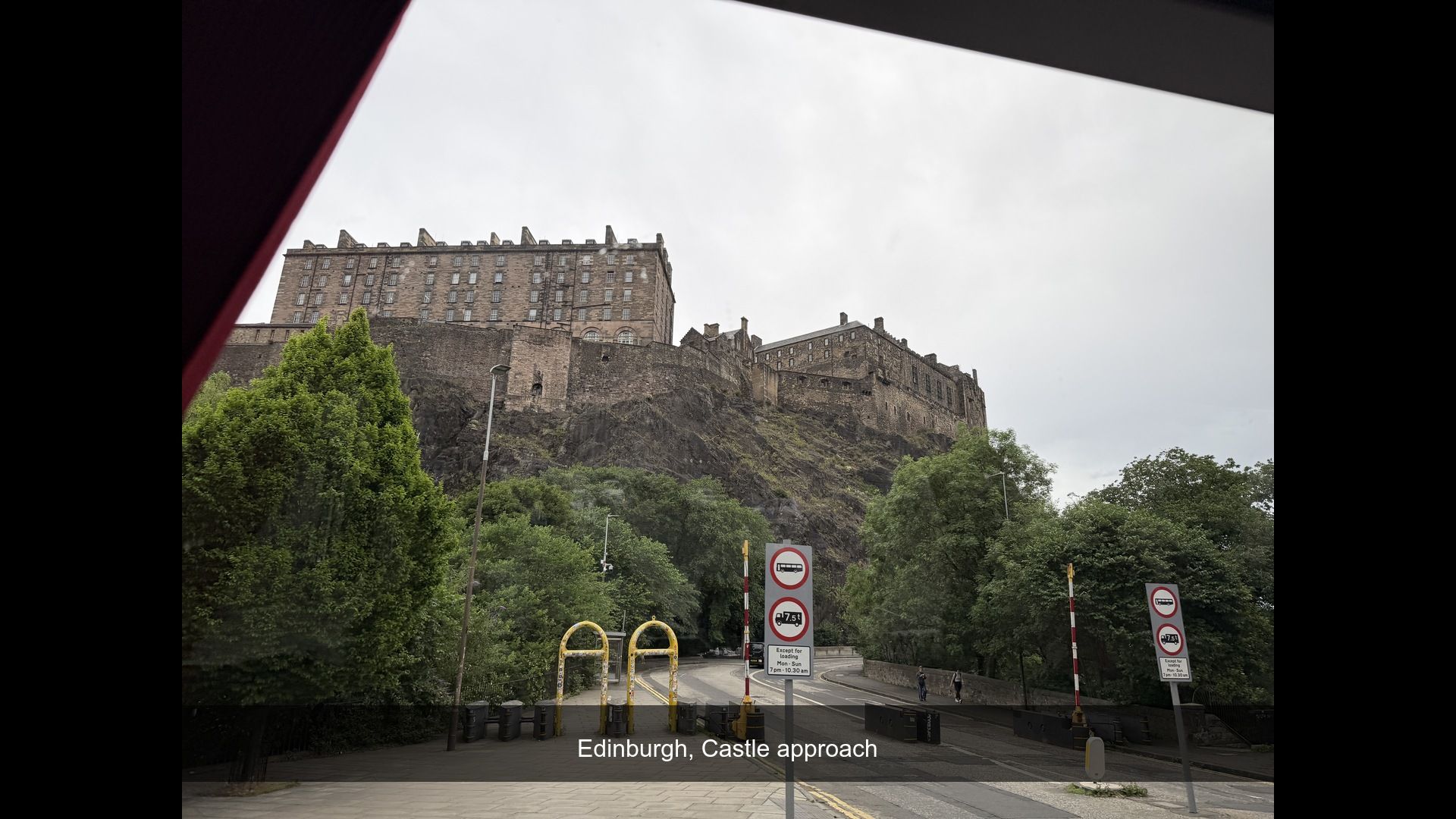 2026-06-30_IMG_6591_Castle_approach.jpg